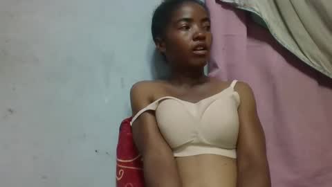 lydie856696 online show from April 20, 6:27 am