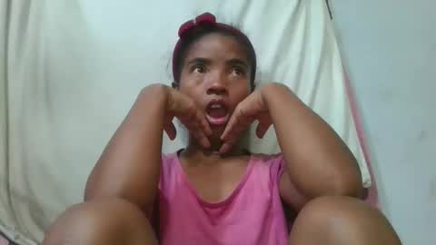 lydie856696 online show from May 17, 2:13 pm