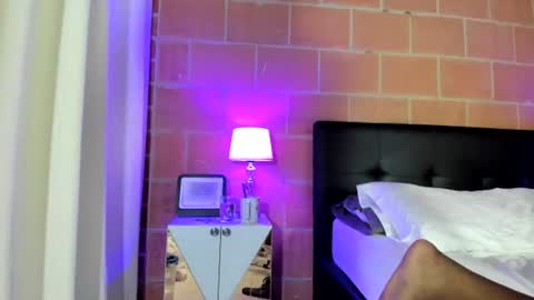 Snapshot of lyeah chatting on July 8, 2:05 am lyeah online show from July 8, 2:05 am