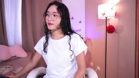 Lyhana Lee online show from May 3, 1:28 pm