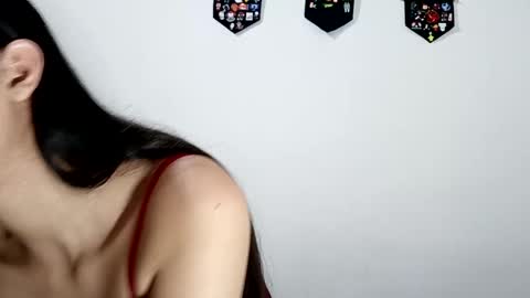 Snapshot of lyla205 chatting on October 3, 3:47 am lyla online show from October 3, 3:47 am