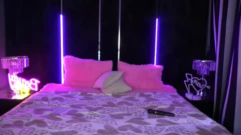 lylanimfa online show from March 7, 6:57 am