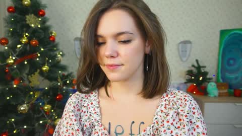 Snapshot of lyle_art chatting on December 12, 6:25 am hi im Lyle online show from December 12, 6:25 am