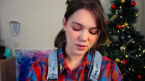 Snapshot of lyle_art chatting on January 10, 3:18 am hi im Lyle online show from January 10, 3:18 am