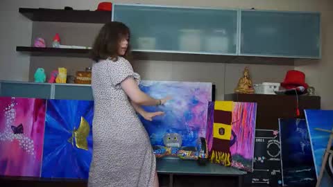 Snapshot of lyle_art chatting on February 21, 3:34 am hi im Lyle online show from February 21, 3:34 am