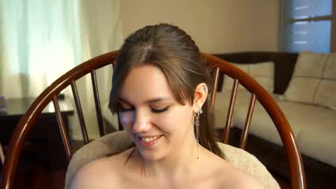 Snapshot of lyle_art chatting on February 27, 9:22 am hi im Lyle online show from February 27, 9:22 am