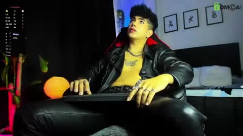 Snapshot of lylebennett_ chatting on June 14, 6:10 pm Lyle Bennett Freelance Model online show from June 14, 6:10 pm