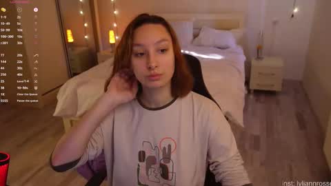 Snapshot of lylianrosse chatting on November 16, 7:14 am Lylian online show from November 16, 7:14 am