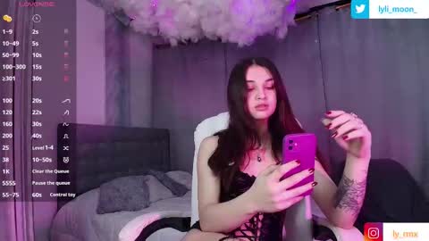 Littl online show from November 19, 3:50 am