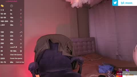Snapshot of lylita_moon chatting on April 16, 2:45 am Littl online show from April 16, 2:45 am