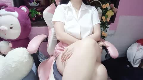 lyly_sweet97 online show from March 1, 12:50 am