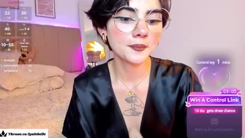 Snapshot of lyn_lebelle chatting on January 14, 7:27 am Lyn online show from January 14, 7:27 am