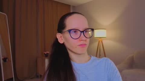 Sara online show from March 3, 4:13 pm