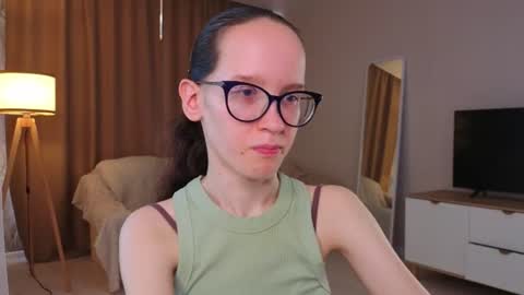 Sara online show from July 2, 4:13 pm