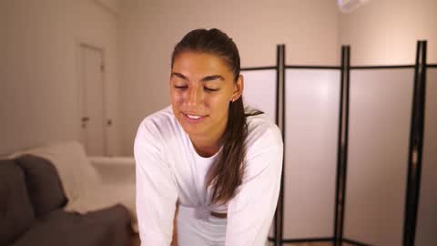 Snapshot of lynn_jackson chatting on December 15, 6:17 am LYNN online show from December 15, 6:17 am