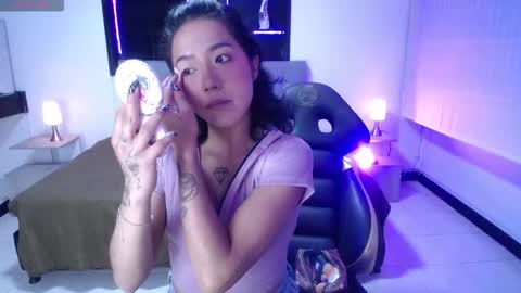 lynn_turner_ online show from March 6, 2:35 pm