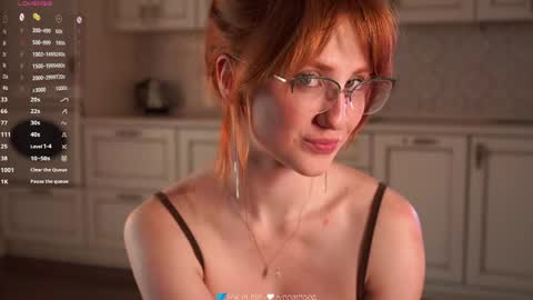 Snapshot of lynnalltop chatting on May 6, 8:52 am Natasha online show from May 6, 8:52 am