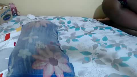 lyenne online show from February 16, 10:55 am