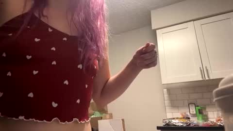 Lynn  online show from December 18, 2:12 pm