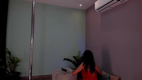 lynnsam_ online show from February 4, 2:07 am