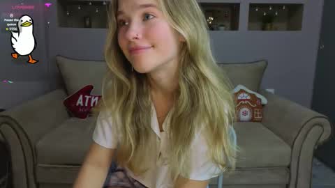 Lynn online show from December 14, 6:45 pm