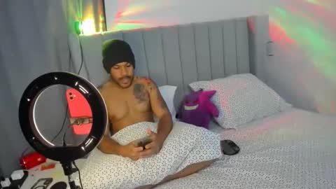 Lyon Dark online show from October 6, 8:39 pm