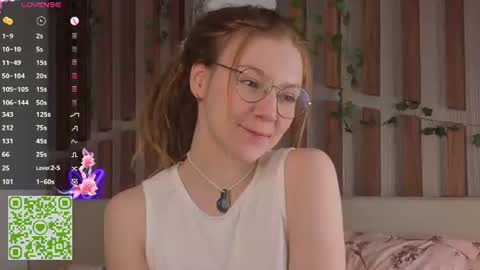 Snapshot of lyra_thenymph chatting on July 26, 12:41 am Lyra online show from July 26, 12:41 am