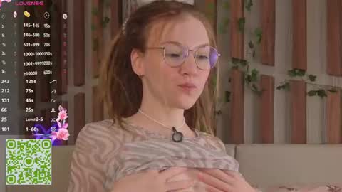 Snapshot of lyra_thenymph chatting on July 27, 12:39 am Lyra online show from July 27, 12:39 am