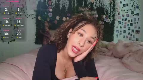 Snapshot of lyracovee chatting on June 17, 12:35 am Lyra online show from June 17, 12:35 am
