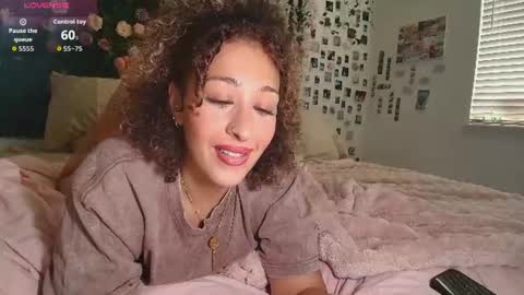 Snapshot of lyracovee chatting on July 12, 12:34 am Lyra online show from July 12, 12:34 am