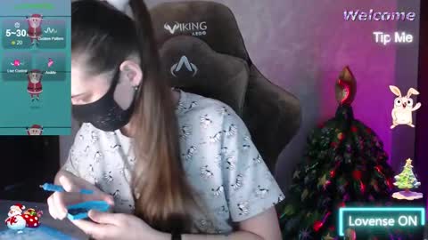 Snapshot of m00n8kiki chatting on January 14, 5:02 am Ksu online show from January 14, 5:02 am