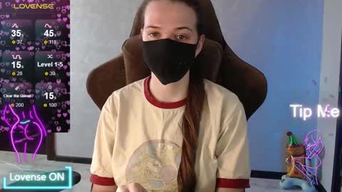 Snapshot of m00n8kiki chatting on February 11, 6:29 am Ksu online show from February 11, 6:29 am