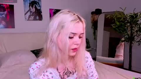 Snapshot of m1m1_angels chatting on July 27, 1:12 am Mimi GTM1 0200am-0945am Mon Tue Wed Thu Fri online show from July 27, 1:12 am