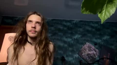 Snapshot of m1shq chatting on December 18, 5:10 pm m1shq online show from December 18, 5:10 pm