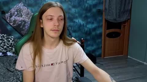 Snapshot of m1shq chatting on March 7, 12:04 am m1shq online show from March 7, 12:04 am