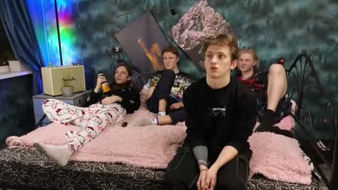 Snapshot of m1shq chatting on March 9, 9:57 pm m1shq online show from March 9, 9:57 pm