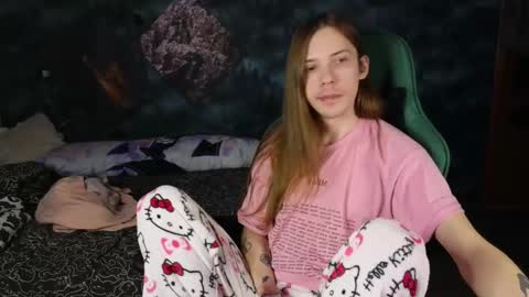 Snapshot of m1shq chatting on March 11, 11:37 pm m1shq online show from March 11, 11:37 pm