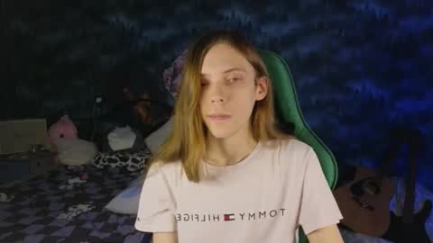 Snapshot of m1shq chatting on October 1, 9:32 pm m1shq online show from October 1, 9:32 pm