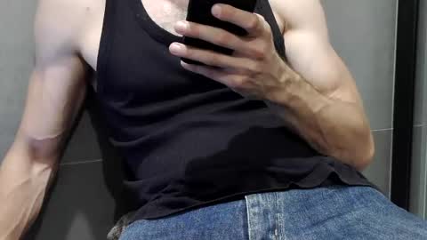 Snapshot of m4dh4tter24 chatting on July 28, 1:54 pm m4dh4tter24 online show from July 28, 1:54 pm