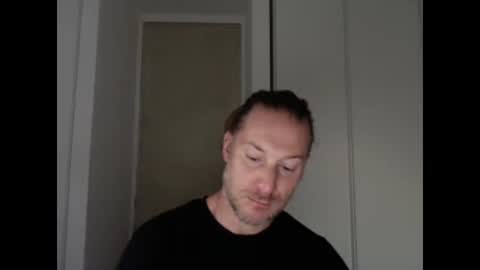 Snapshot of m4rduk81 chatting on October 18, 5:54 am m4rduk online show from October 18, 5:54 am