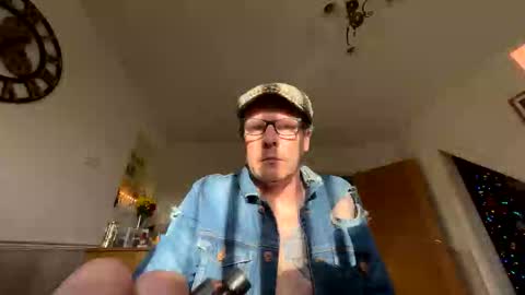 Snapshot of m536327 chatting on December 19, 12:45 pm Fantasy guy online show from December 19, 12:45 pm