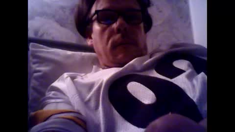 Snapshot of m536327 chatting on December 21, 12:18 am Fantasy guy online show from December 21, 12:18 am