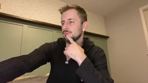 m_stephen online show from February 4, 3:12 am