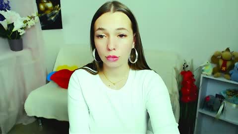 Snapshot of m_vikki chatting on May 15, 10:55 am Vikki online show from May 15, 10:55 am