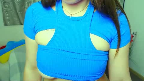 Snapshot of m_vikki chatting on May 31, 6:09 pm Vikki online show from May 31, 6:09 pm