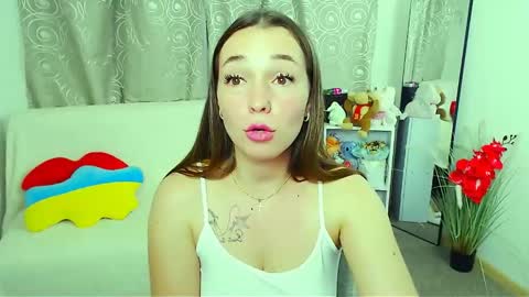 Snapshot of m_vikki chatting on June 3, 2:33 pm Vikki online show from June 3, 2:33 pm