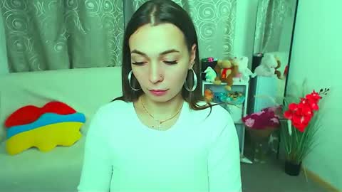 Snapshot of m_vikki chatting on June 12, 11:20 am Vikki online show from June 12, 11:20 am
