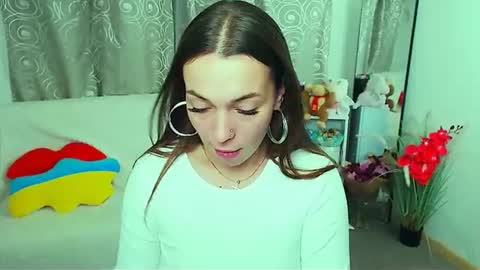 Snapshot of m_vikki chatting on June 20, 9:45 am Vikki online show from June 20, 9:45 am