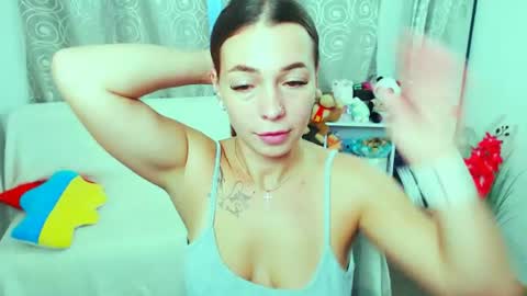 Snapshot of m_vikki chatting on July 30, 12:59 pm Vikki online show from July 30, 12:59 pm