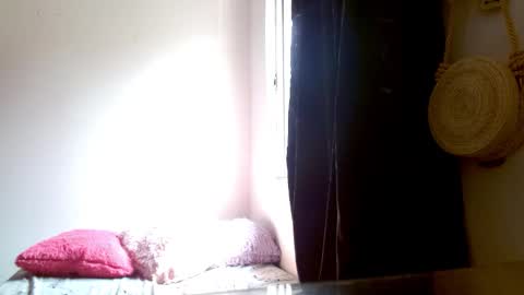 Snapshot of maaddy_thompson chatting on March 19, 7:18 pm maaddy_thompson online show from March 19, 7:18 pm